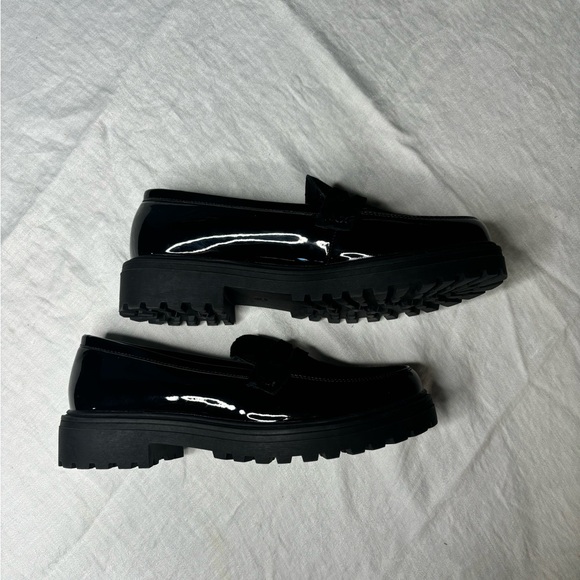 Madison by Soft Moc Dotty Loafers - Picture 3 of 9